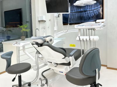 একটি ডেন্টাল ক্লিনিকের প্রতিরক্ষামূলক প্রাচীরের জন্য সীসার প্লেট কত পুরু হওয়া উচিত?