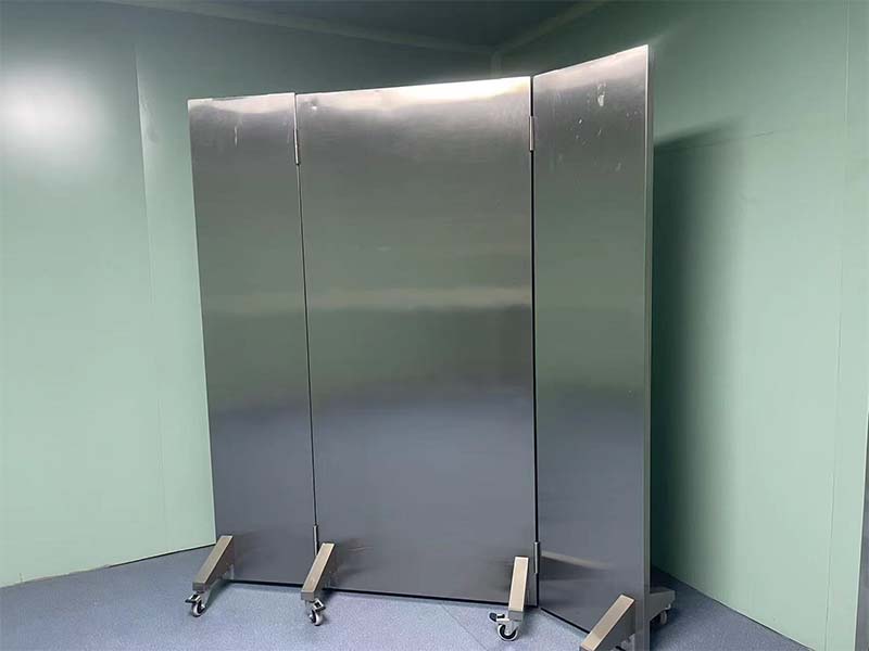 Lead Screen In Intervention Room